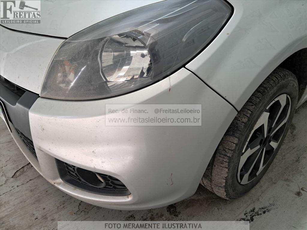 Foto 18 de 25: RENAULT/SANDERO EXP 16HP, 13/14, PLACA: I__-___8, GASOL/ALC, PRATA