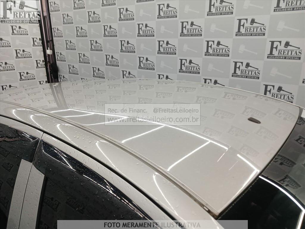 Foto 8 de 21: CHEVROLET/ONIX 10MT JOYE, 16/17, SUCATA S/ DIREITO A DOCUMENTO, GASOL/ALC, PRATA