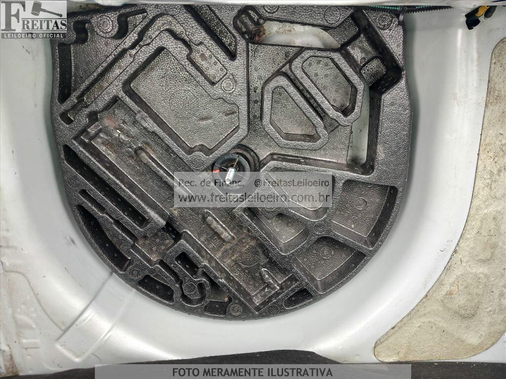 Foto 10 de 21: CHEVROLET/ONIX 10MT JOYE, 16/17, SUCATA S/ DIREITO A DOCUMENTO, GASOL/ALC, PRATA