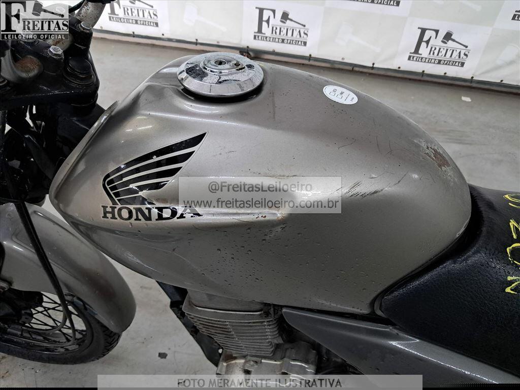Foto 10 de 32: HONDA/CG 150 TITAN KS, 08/09, PLACA: M__-___4, SUCATA S/ DIREITO A DOCUMENTO, GA...