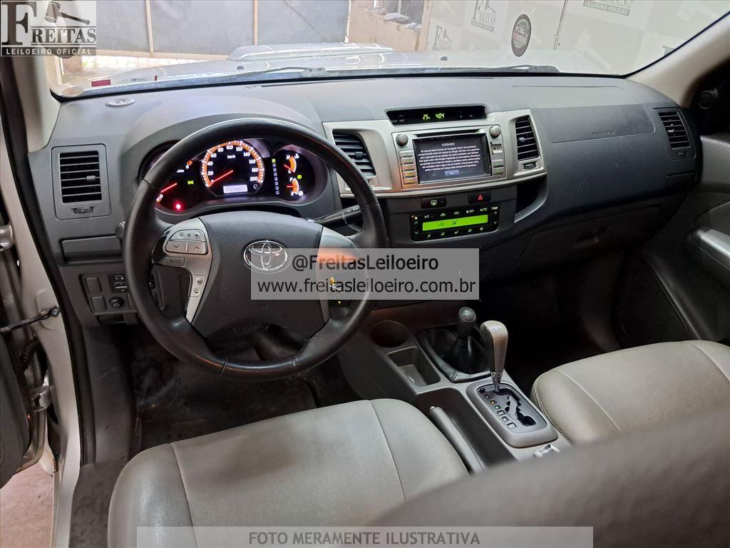 Foto 5: I/TOYOTA HILUX CD4X4 SRV, 12/13, PLACA: E__-___4, DIESEL, PRATA