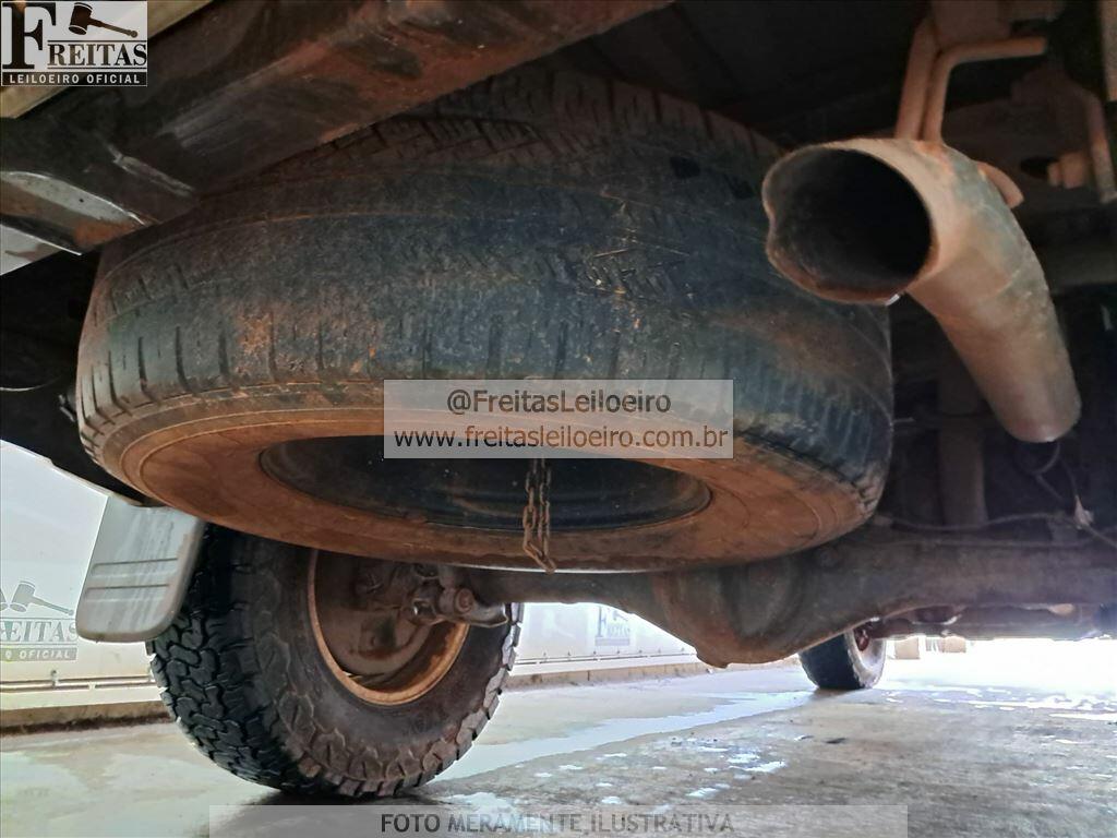 Foto 12 de 27: I/TOYOTA HILUX CD4X4 SRV, 12/13, PLACA: E__-___4, DIESEL, PRATA