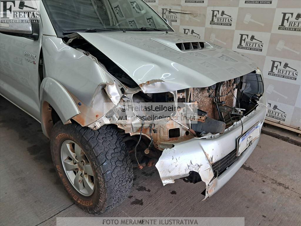 Foto 20 de 27: I/TOYOTA HILUX CD4X4 SRV, 12/13, PLACA: E__-___4, DIESEL, PRATA