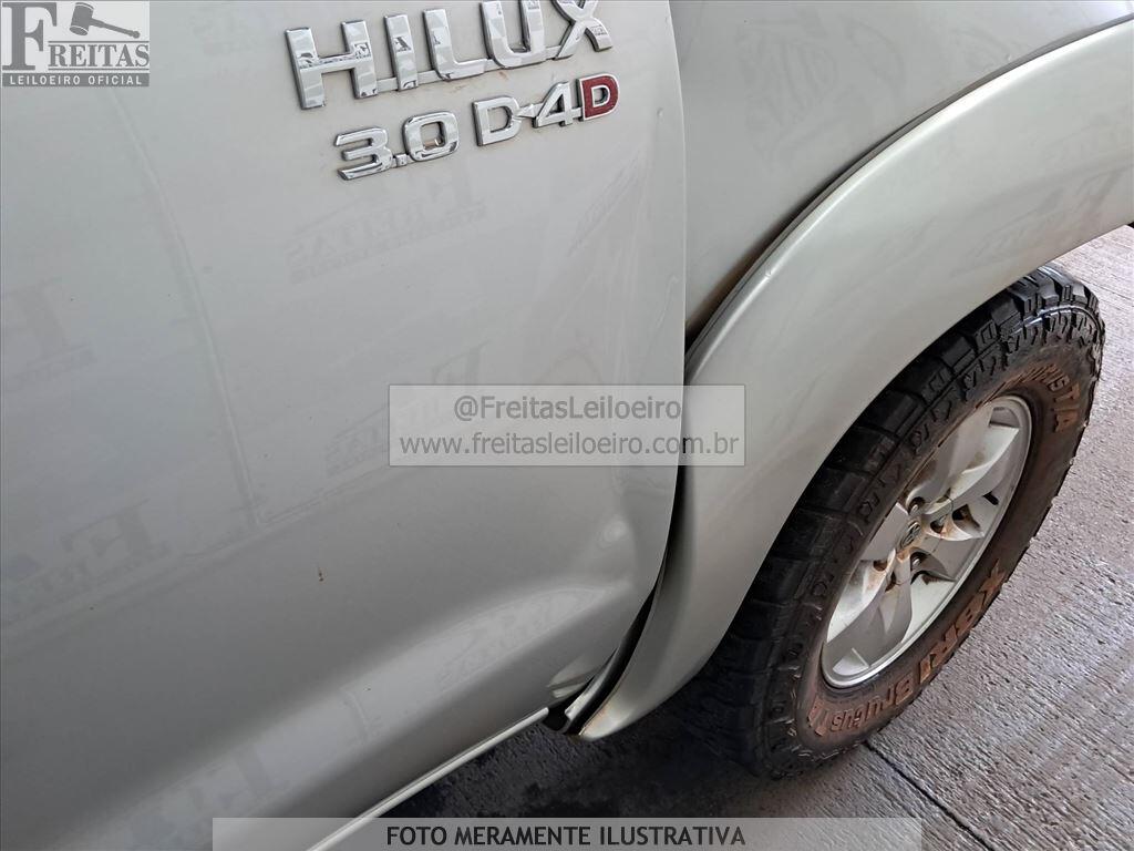 Foto 21 de 27: I/TOYOTA HILUX CD4X4 SRV, 12/13, PLACA: E__-___4, DIESEL, PRATA