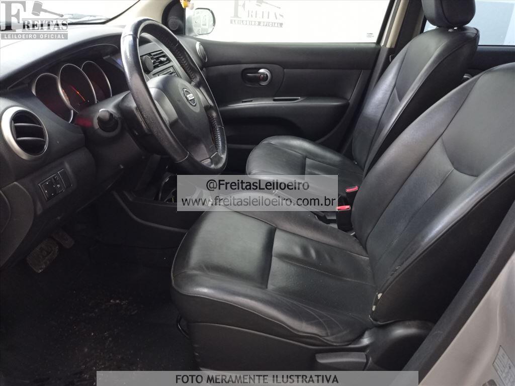 Foto 6 de 18: NISSAN/LIVINA XGEAR 18SL, 12/13, PLACA: O__-___4, GASOL/ALC, PRATA