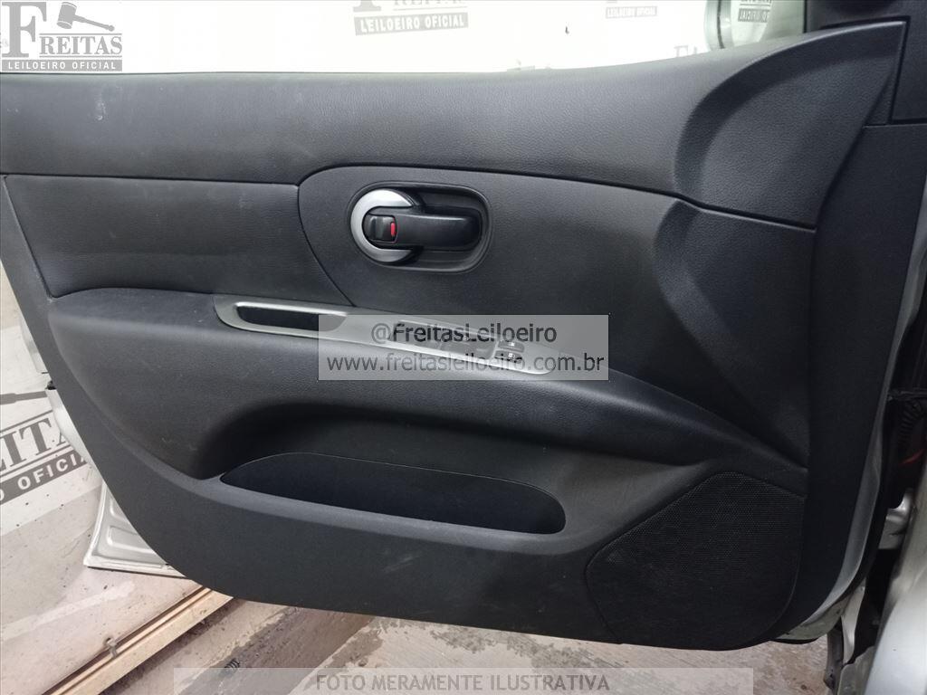 Foto 11 de 18: NISSAN/LIVINA XGEAR 18SL, 12/13, PLACA: O__-___4, GASOL/ALC, PRATA