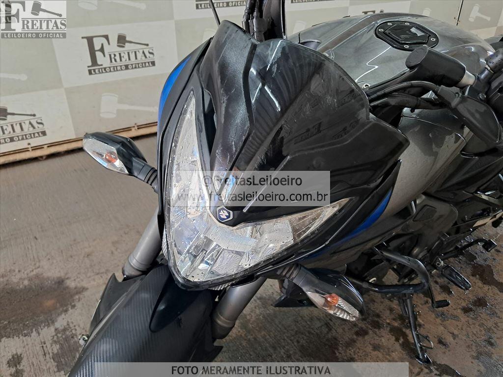 Foto 6 de 15: BAJAJ/DOMINAR D160, 24/25, PLACA: T__-___4, GASOLINA, CINZA