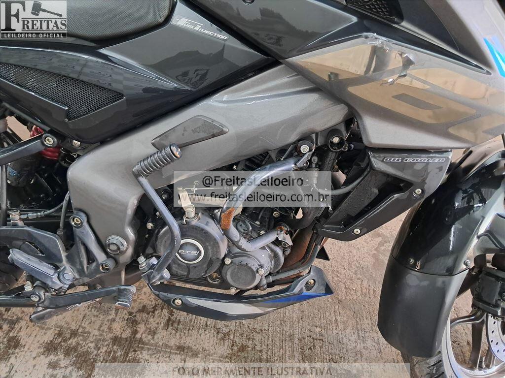 Foto 12 de 15: BAJAJ/DOMINAR D160, 24/25, PLACA: T__-___4, GASOLINA, CINZA