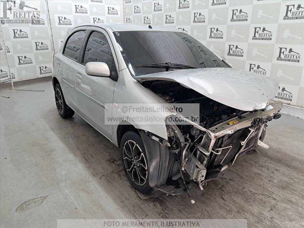 Foto 2: TOYOTA/ETIOS HB XLS, 13/13, PLACA: F__-___8, GASOL/ALC, PRATA