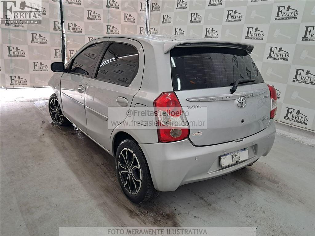 Foto 3: TOYOTA/ETIOS HB XLS, 13/13, PLACA: F__-___8, GASOL/ALC, PRATA