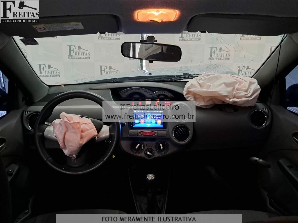 Foto 5: TOYOTA/ETIOS HB XLS, 13/13, PLACA: F__-___8, GASOL/ALC, PRATA