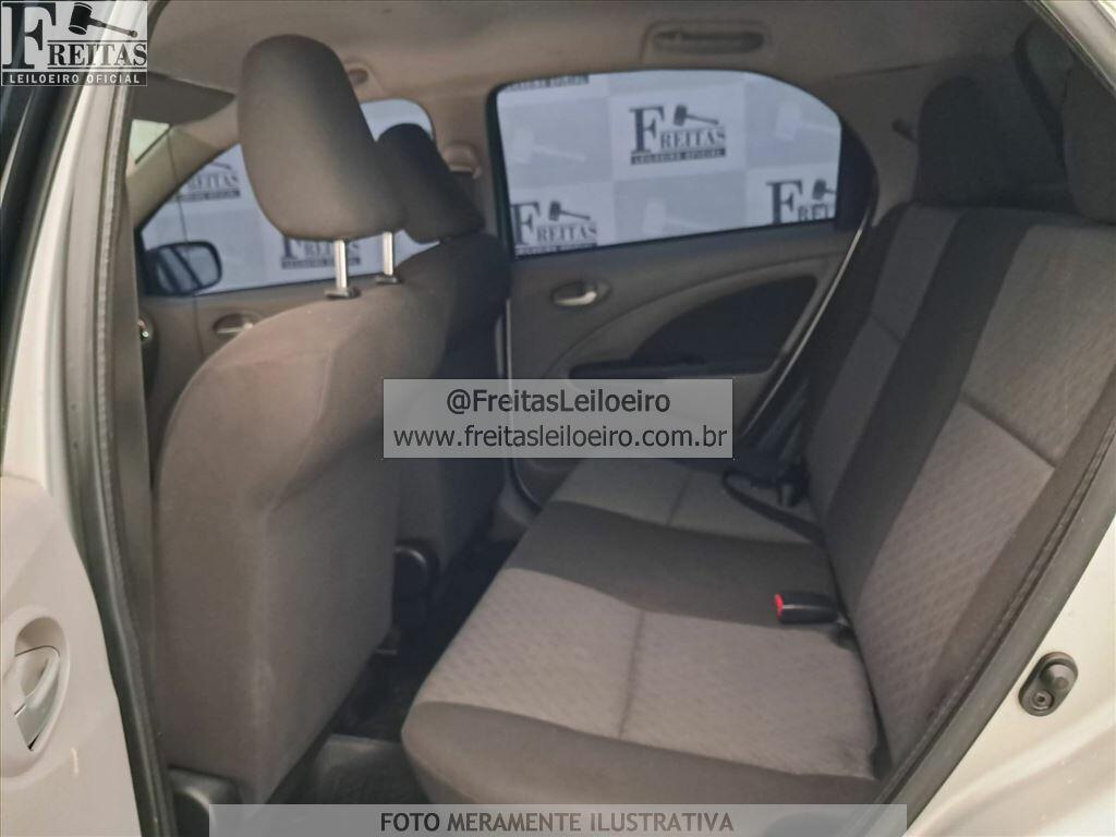 Foto 7 de 22: TOYOTA/ETIOS HB XLS, 13/13, PLACA: F__-___8, GASOL/ALC, PRATA