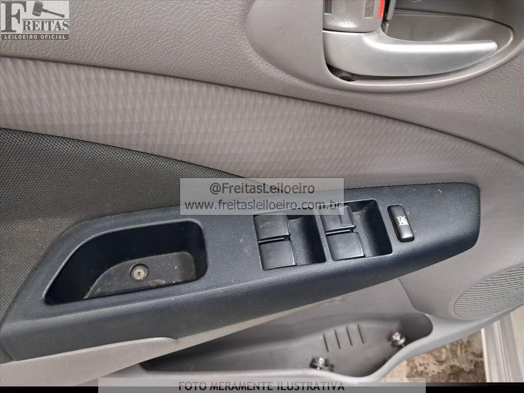 Foto 12 de 22: TOYOTA/ETIOS HB XLS, 13/13, PLACA: F__-___8, GASOL/ALC, PRATA